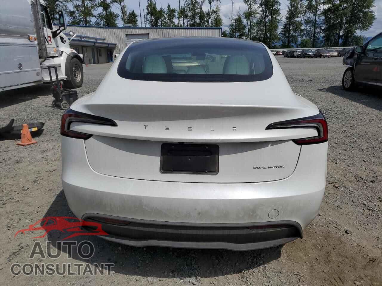 TESLA MODEL 3 2024 - 5YJ3E1EB6RF832679