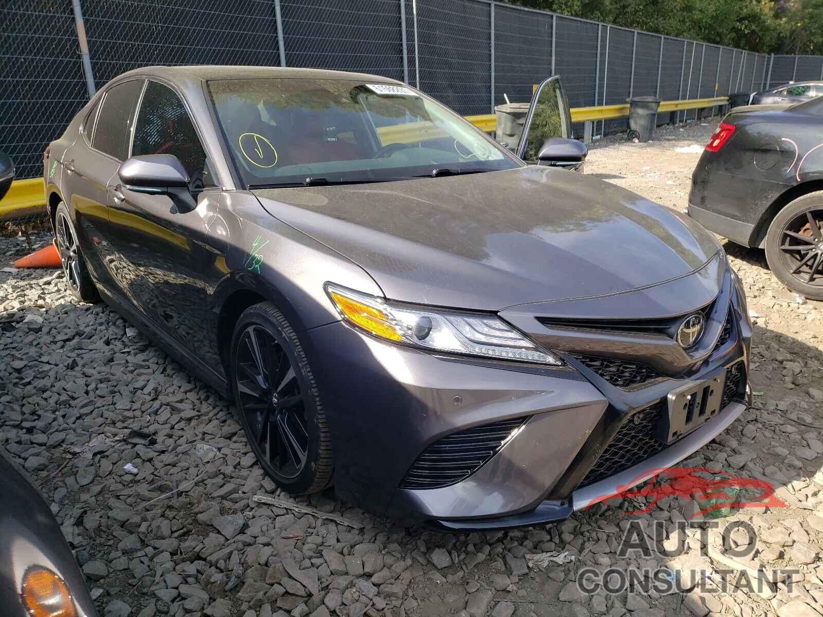 TOYOTA CAMRY 2018 - 4T1B61HK9JU082691