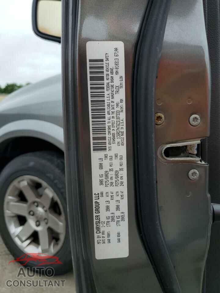 DODGE RAM 1500 2012 - 1C6RD7NT6CS187333