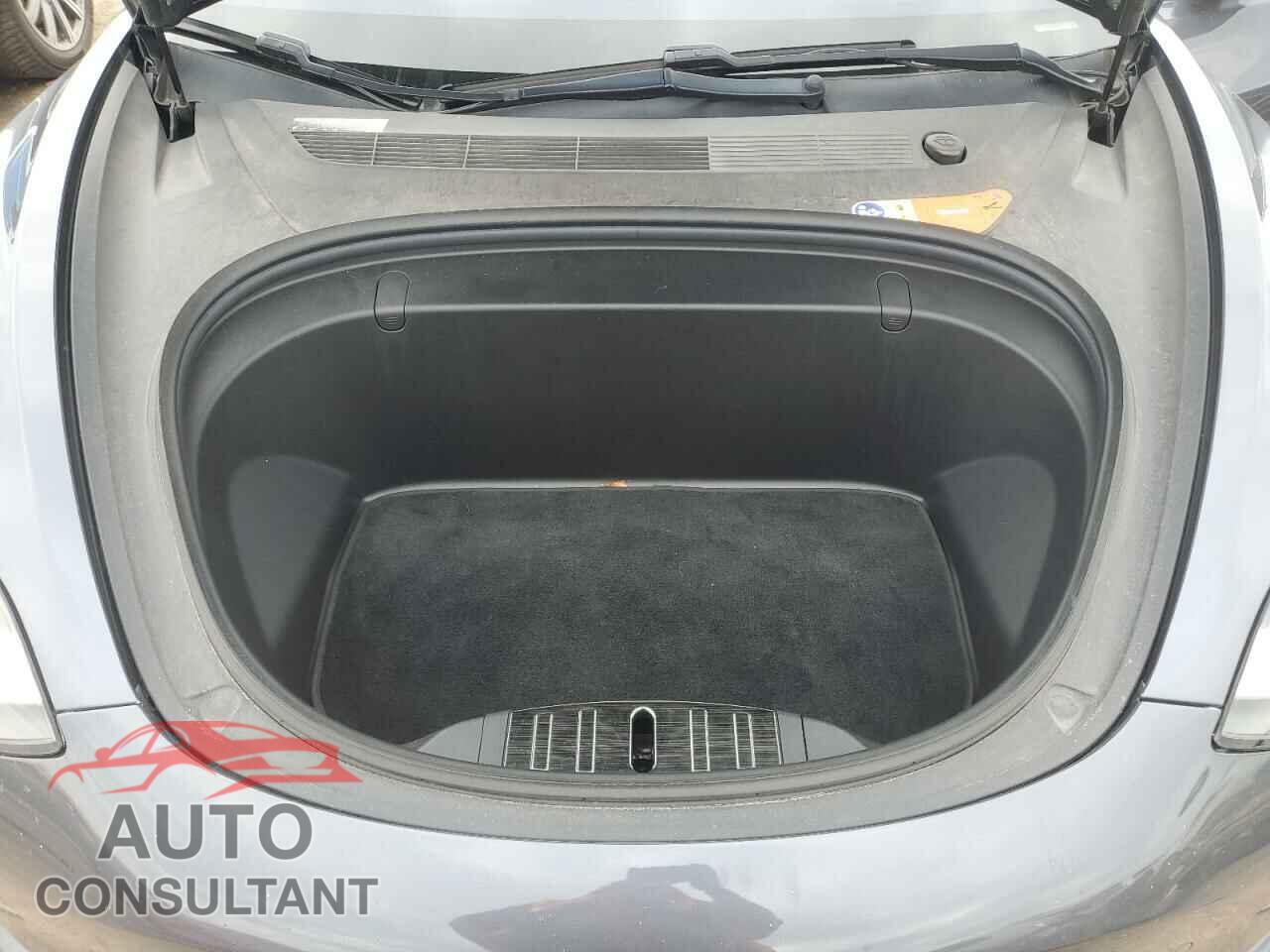 TESLA MODEL 3 2018 - 5YJ3E1EAXJF021821