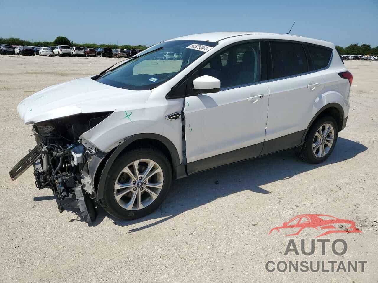 FORD ESCAPE 2019 - 1FMCU0GD4KUB30235