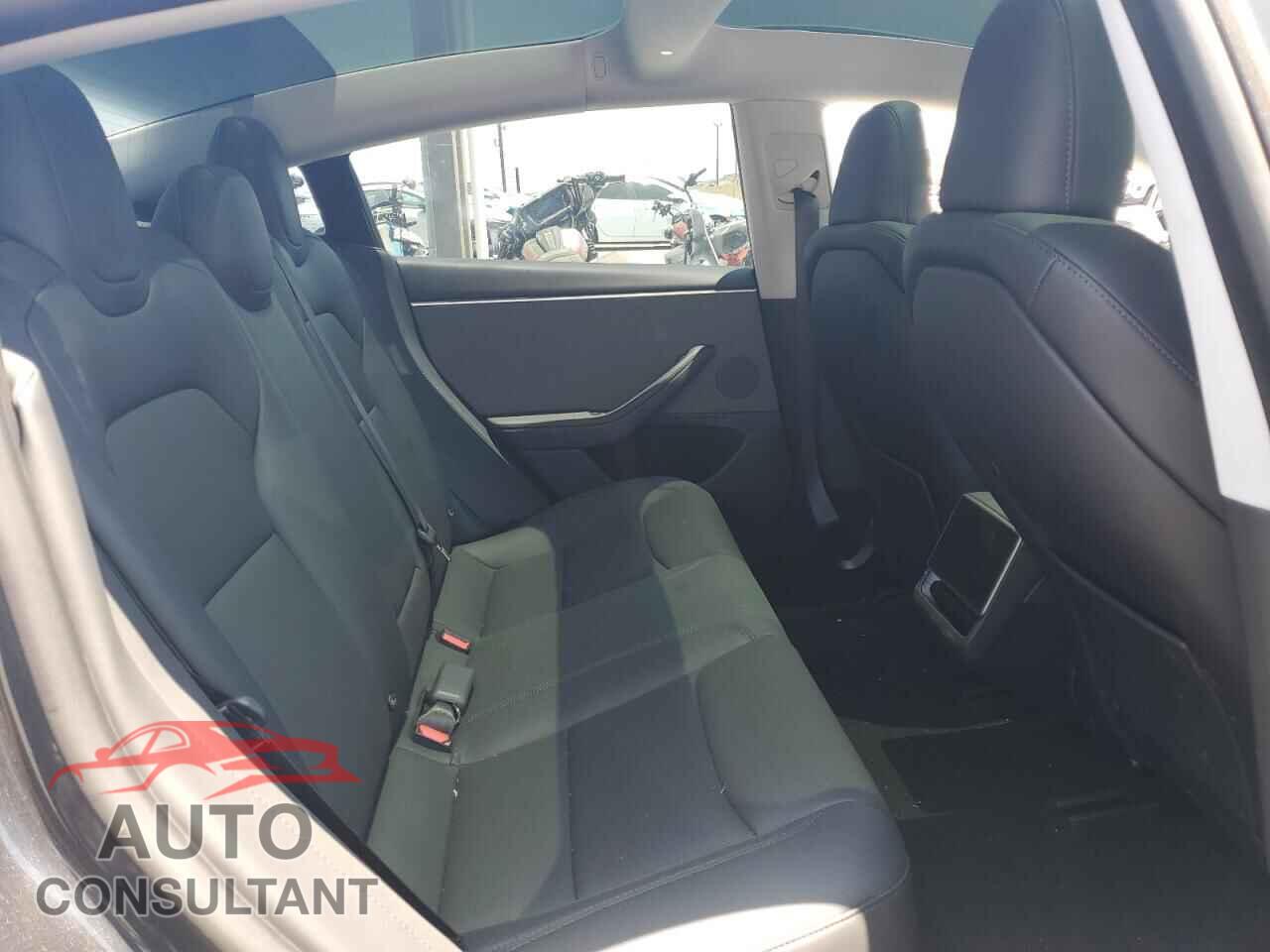 TESLA MODEL 3 2024 - 5YJ3E1EA5RF861632