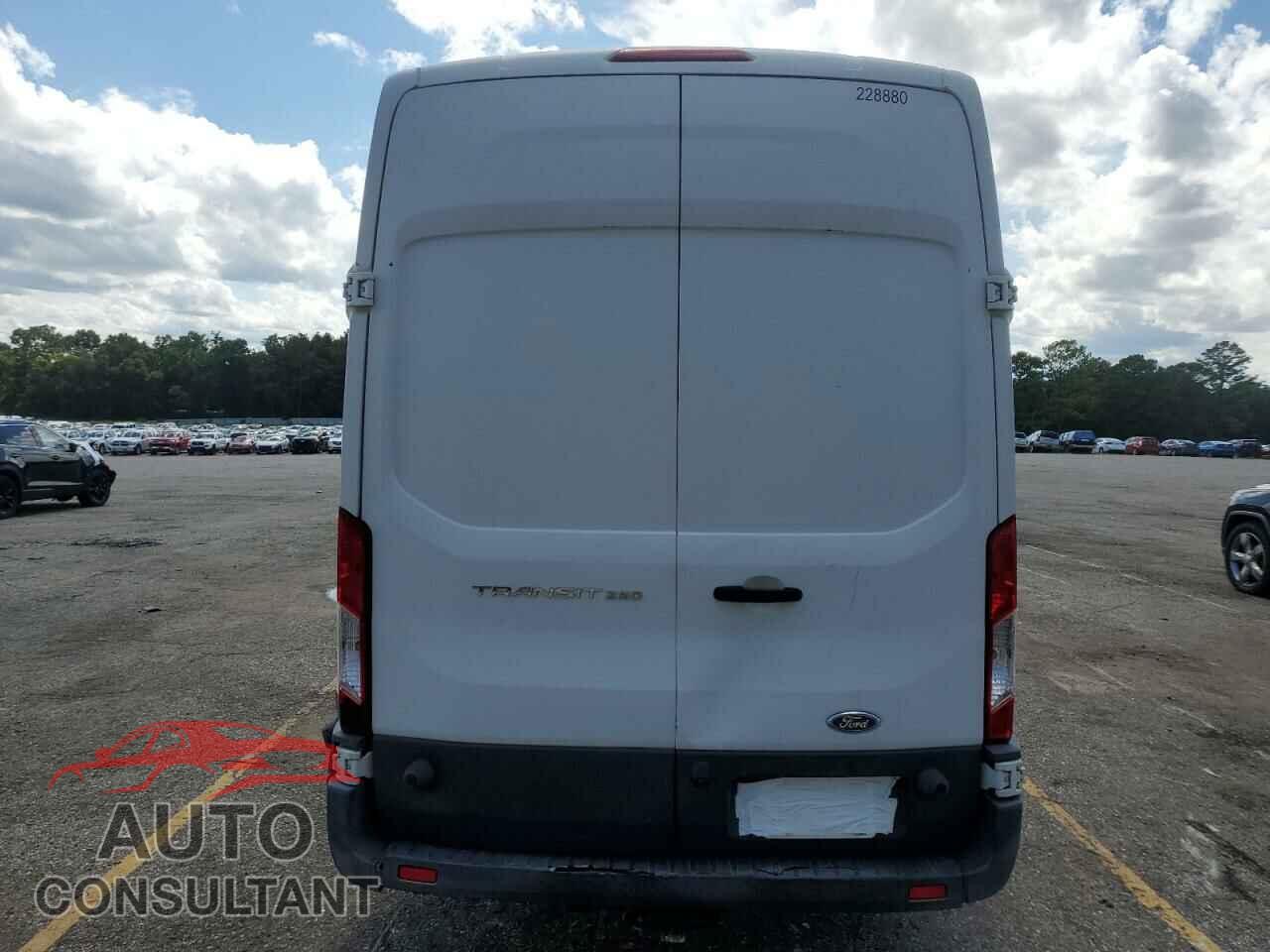 FORD TRANSIT 2017 - 1FTYR3XM4HKA29097