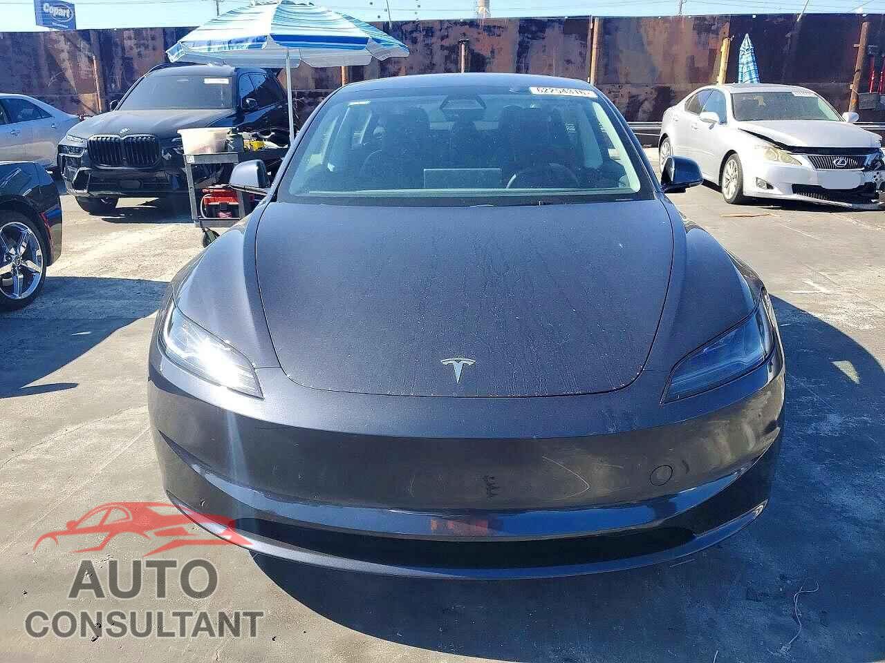 TESLA MODEL 3 2024 - 5YJ3E1EA7RF864435