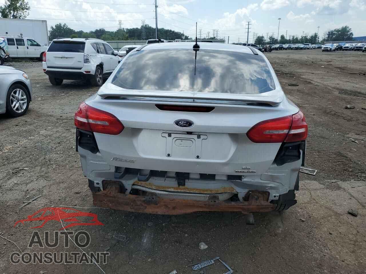 FORD FOCUS 2015 - 1FADP3F23FL274524