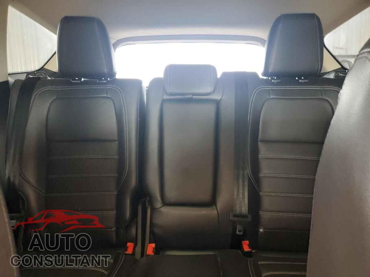 FORD ESCAPE 2018 - 1FMCU0HD7JUC74357