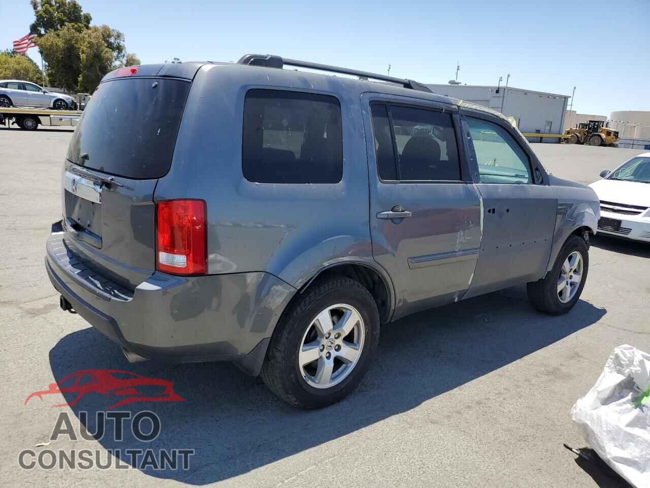HONDA PILOT 2011 - 5FNYF3H55BB040260