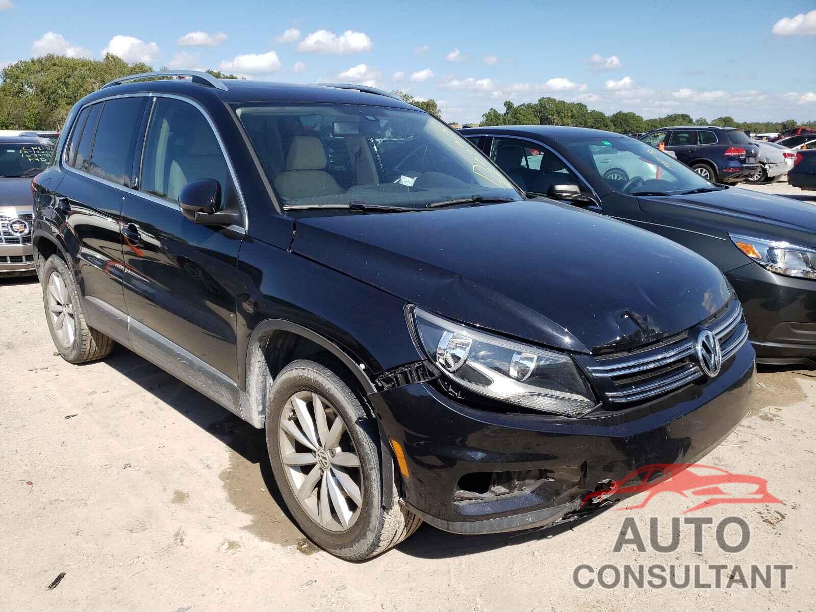 VOLKSWAGEN TIGUAN 2017 - WVGRV7AX9HK015928