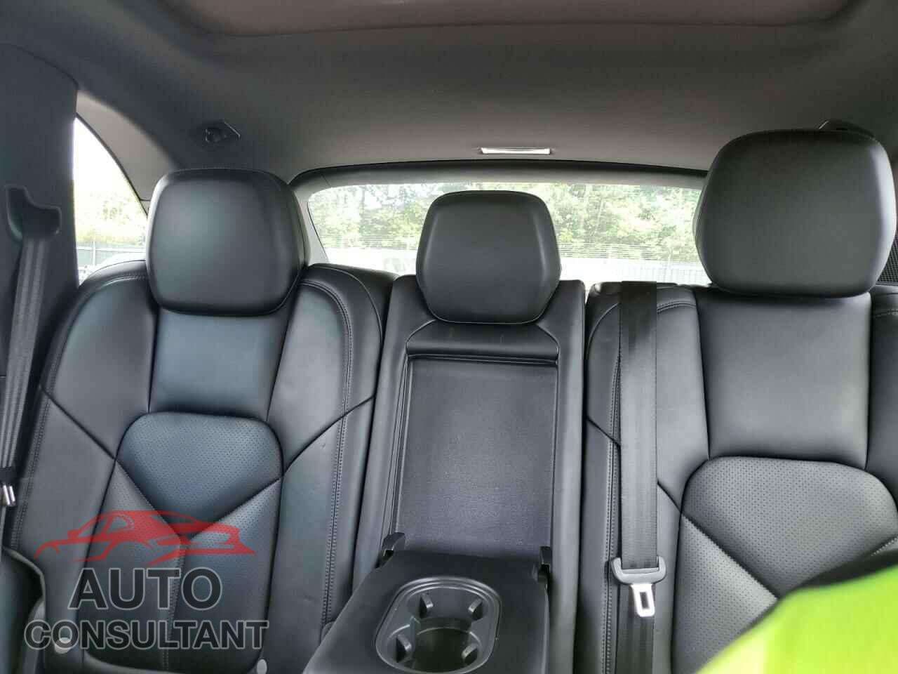 PORSCHE CAYENNE 2016 - WP1AA2A22GKA12886