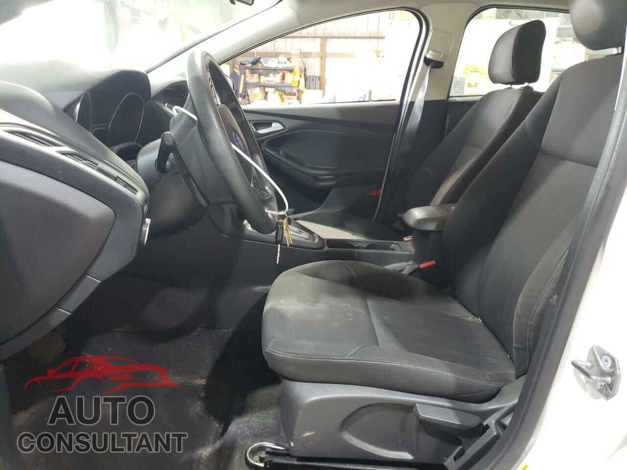 FORD FOCUS 2015 - 1FADP3F22FL250067