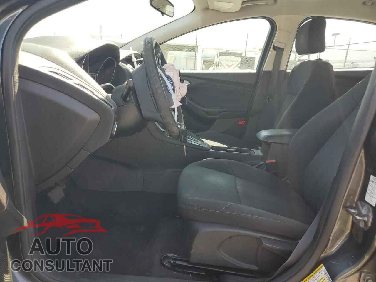 FORD FOCUS 2017 - 1FADP3F29HL271923