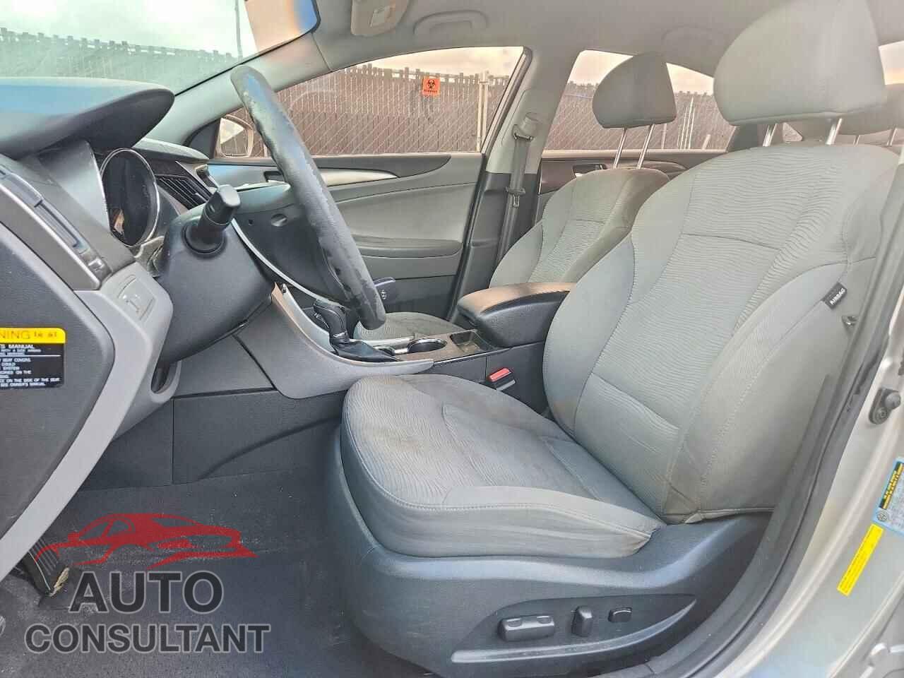 HYUNDAI SONATA 2012 - KMHEC4A49CA038200