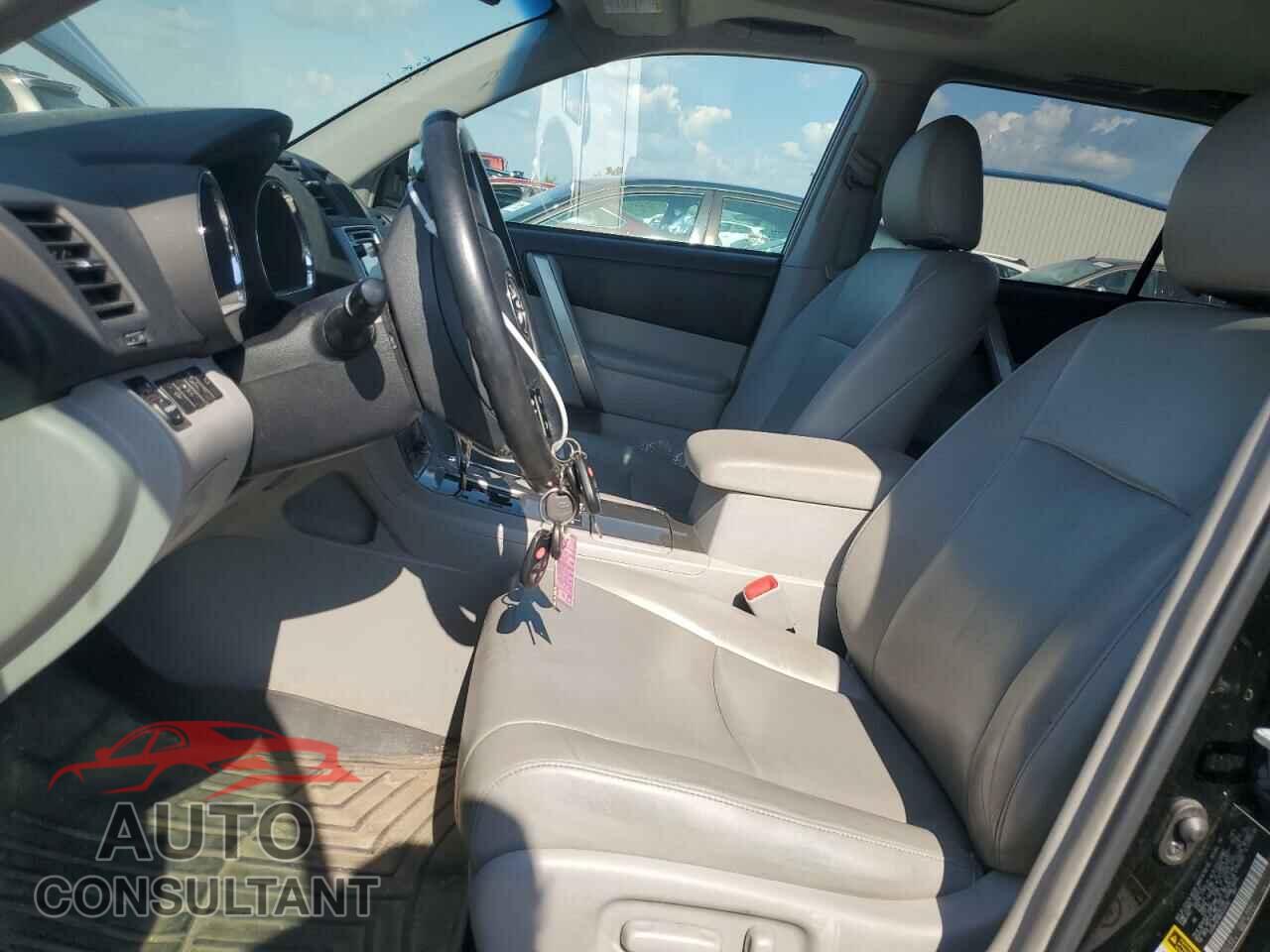 TOYOTA HIGHLANDER 2013 - 5TDBK3EH8DS240435