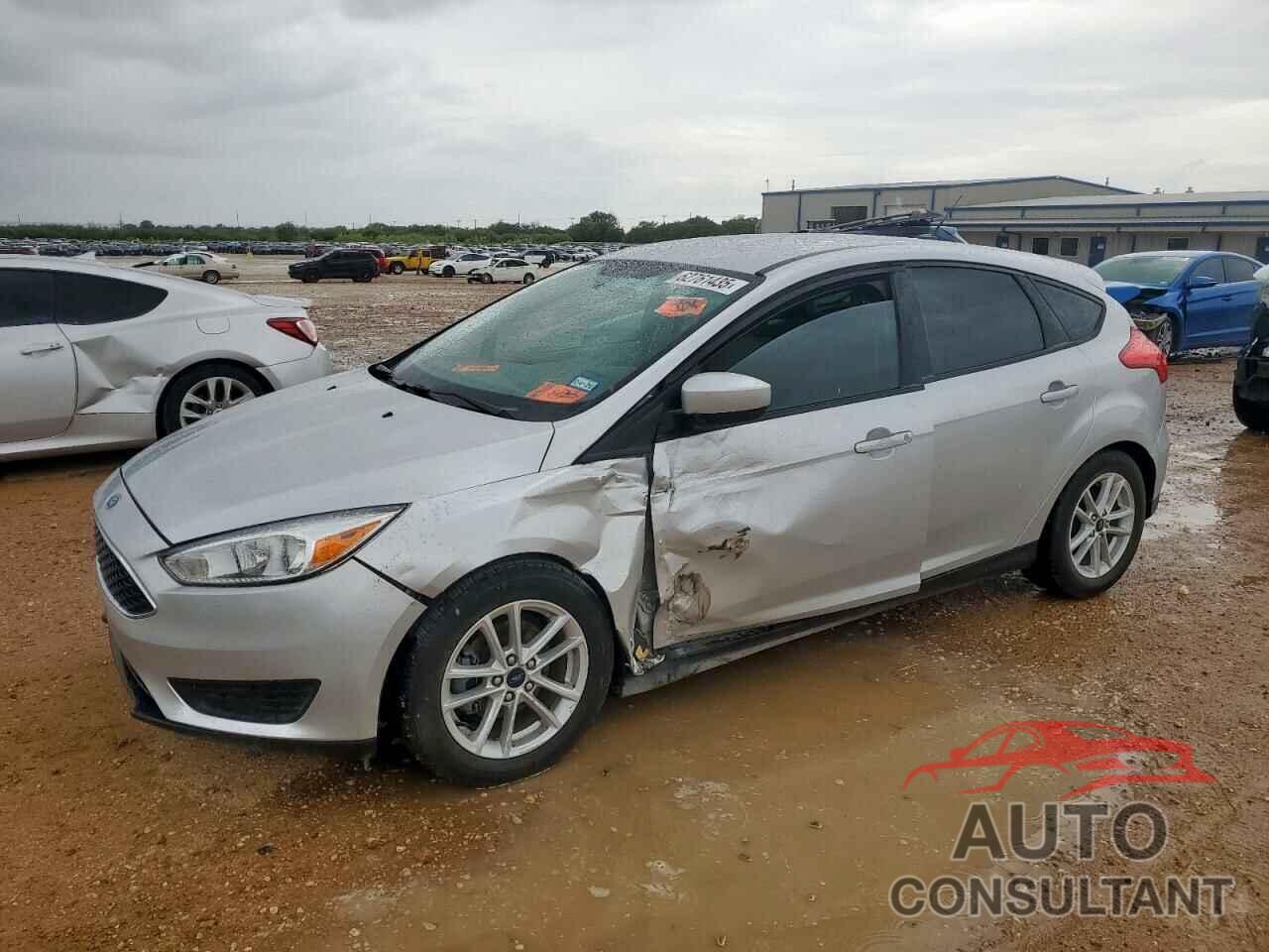 FORD FOCUS 2018 - 1FADP3K2XJL259257