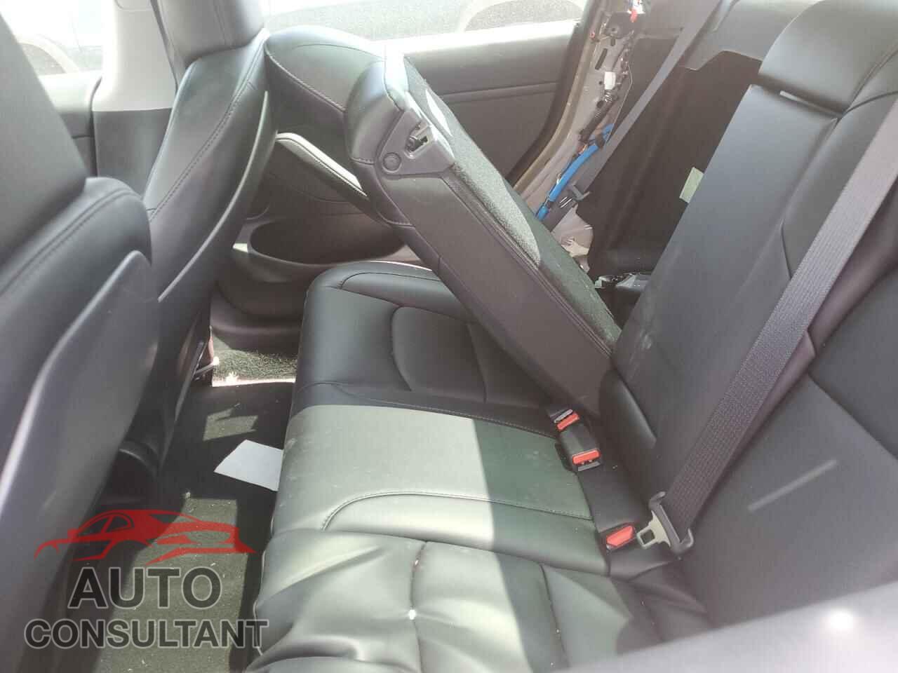 TESLA MODEL 3 2023 - 5YJ3E1EA5PF690927