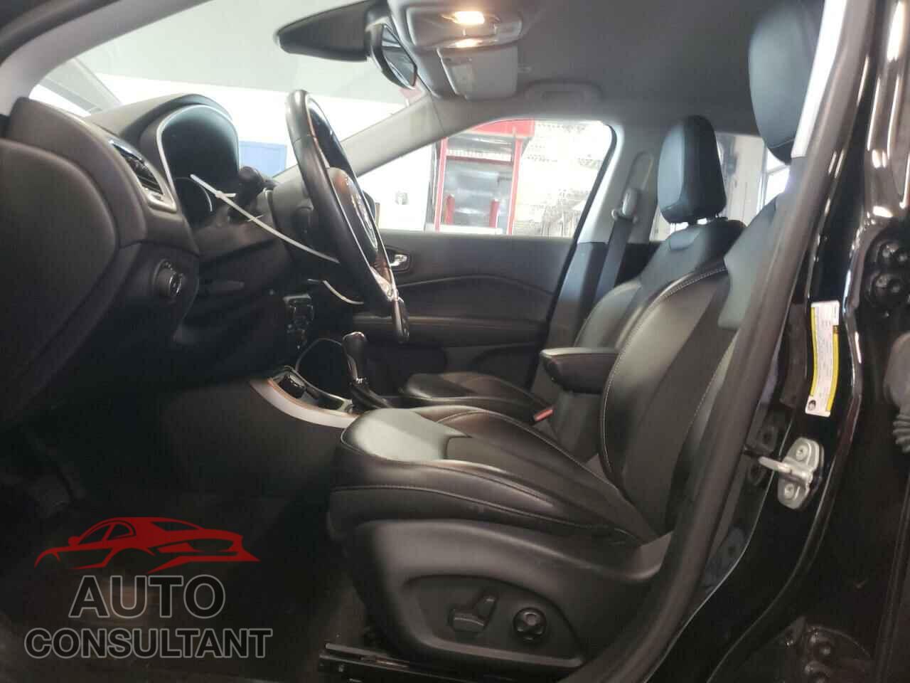 JEEP COMPASS 2018 - 3C4NJDBB0JT180531