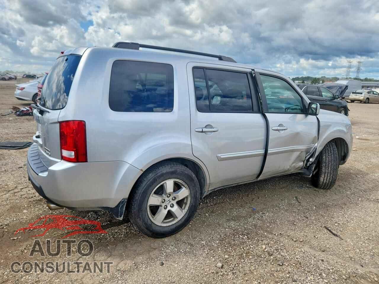 HONDA PILOT 2011 - 5FNYF4H57BB032408