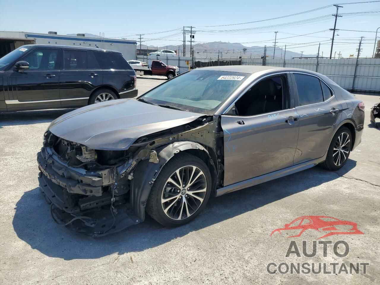 TOYOTA CAMRY 2018 - 4T1B11HK2JU152370