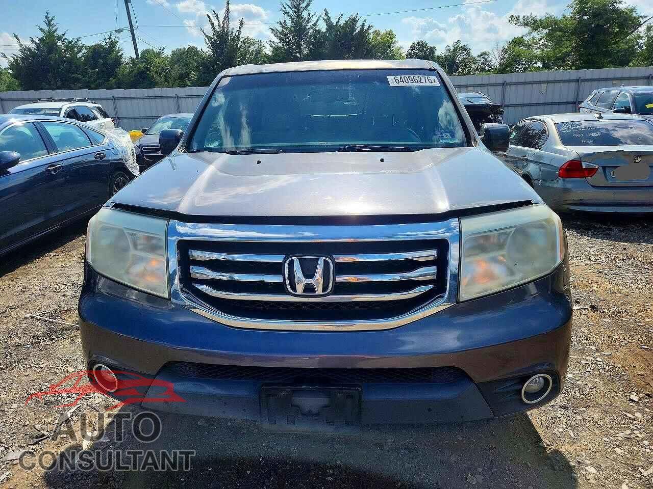 HONDA PILOT 2014 - 5FNYF3H55EB011555