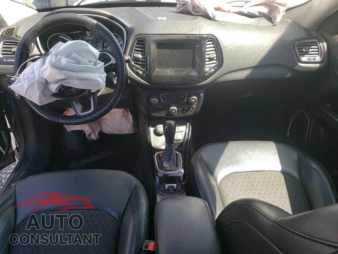 JEEP COMPASS 2020 - 3C4NJDBB1LT132040