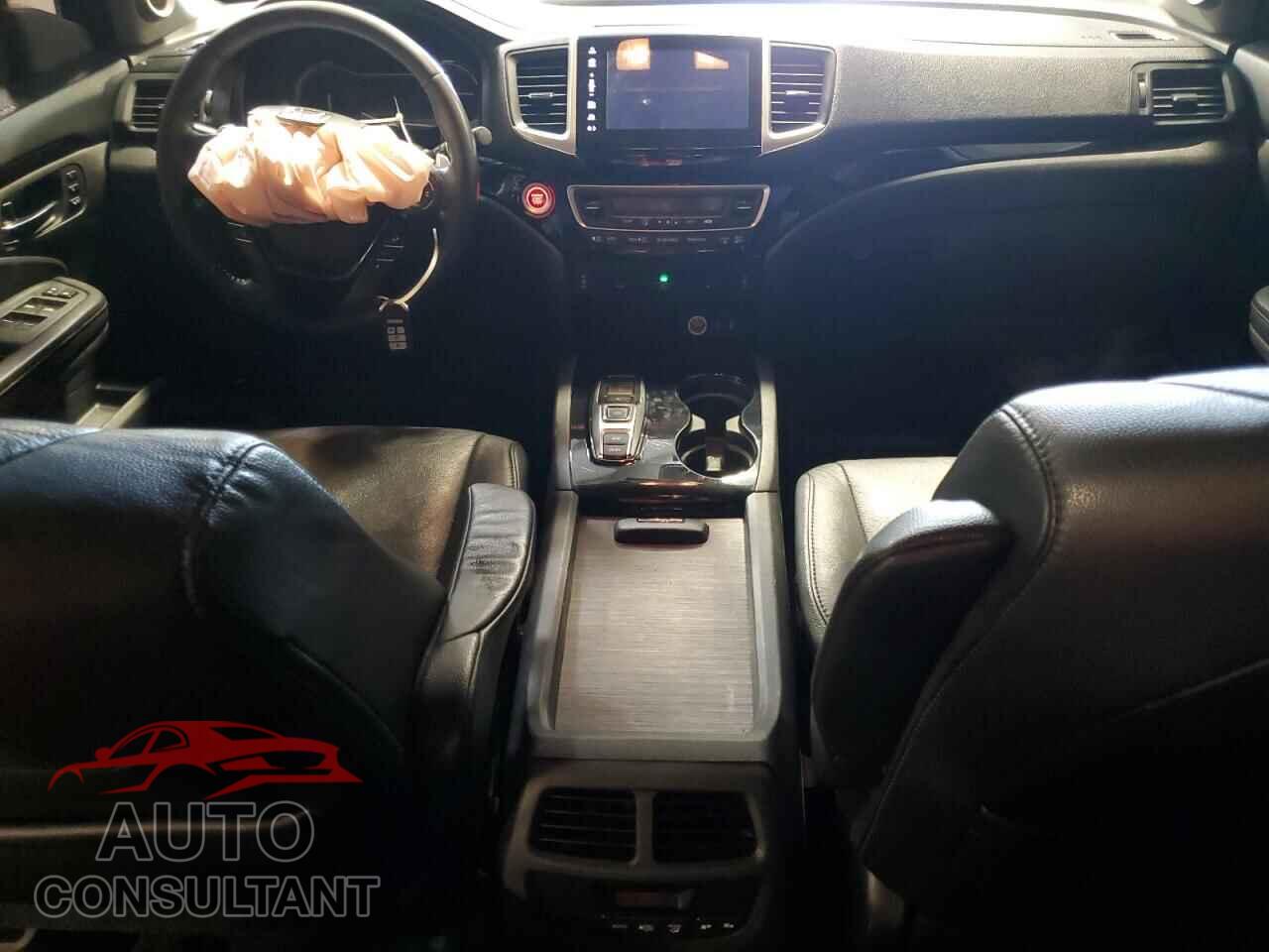 HONDA PILOT 2017 - 5FNYF6H95HB028090