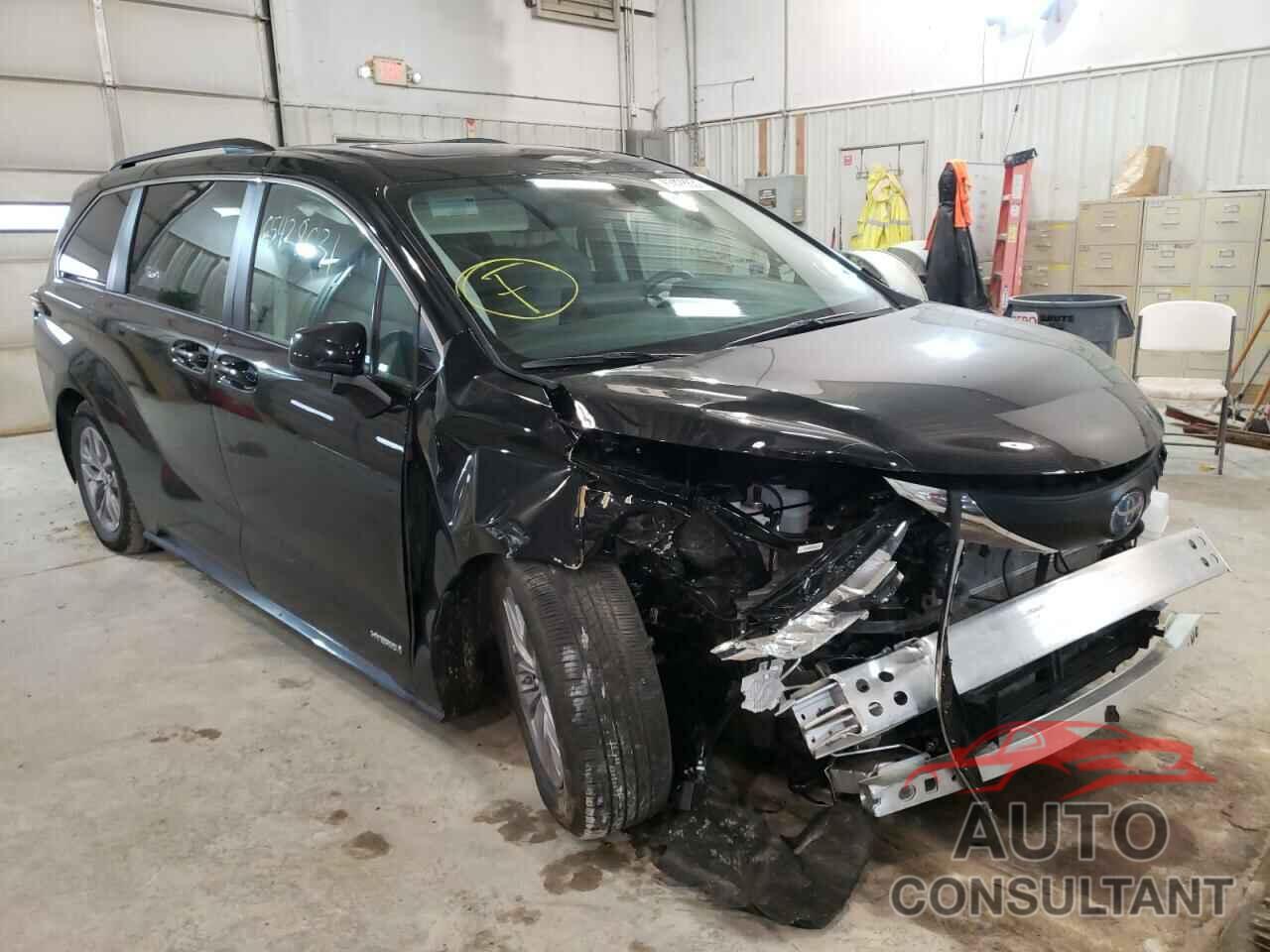 TOYOTA SIENNA 2021 - 5TDBSKFC8MS028907