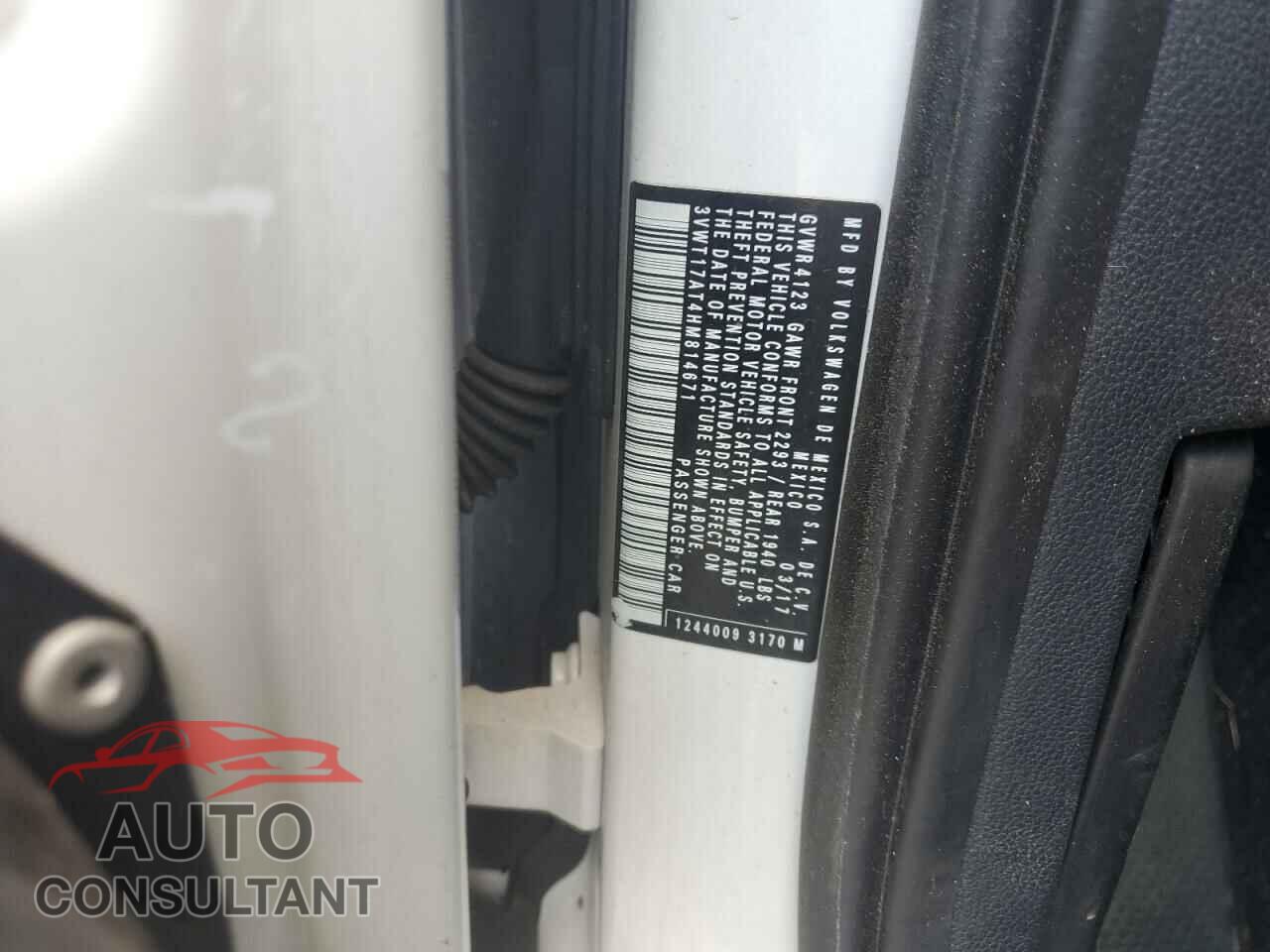 VOLKSWAGEN BEETLE 2017 - 3VWT17AT4HM814671