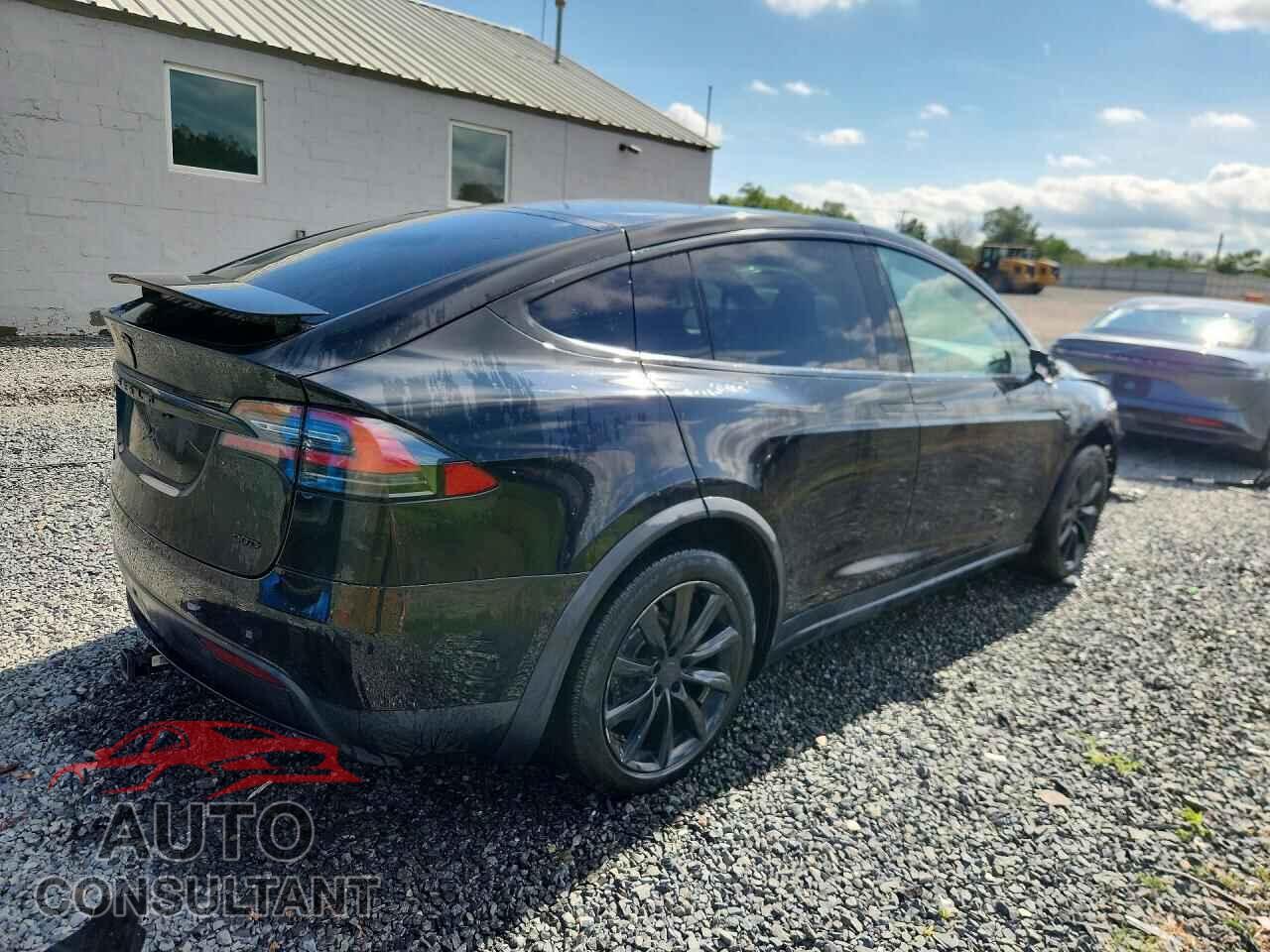 TESLA MODEL X 2016 - 5YJXCBE20GF003553