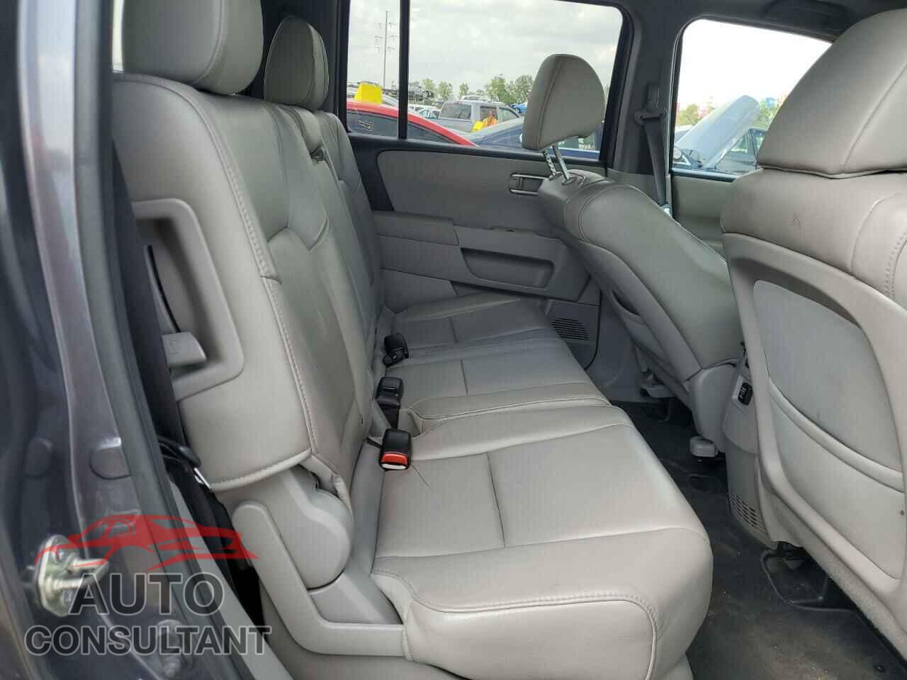HONDA PILOT 2014 - 5FNYF4H52EB044843