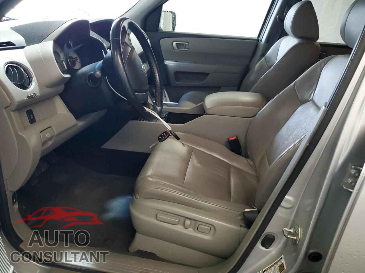 HONDA PILOT 2011 - 5FNYF4H50BB080395