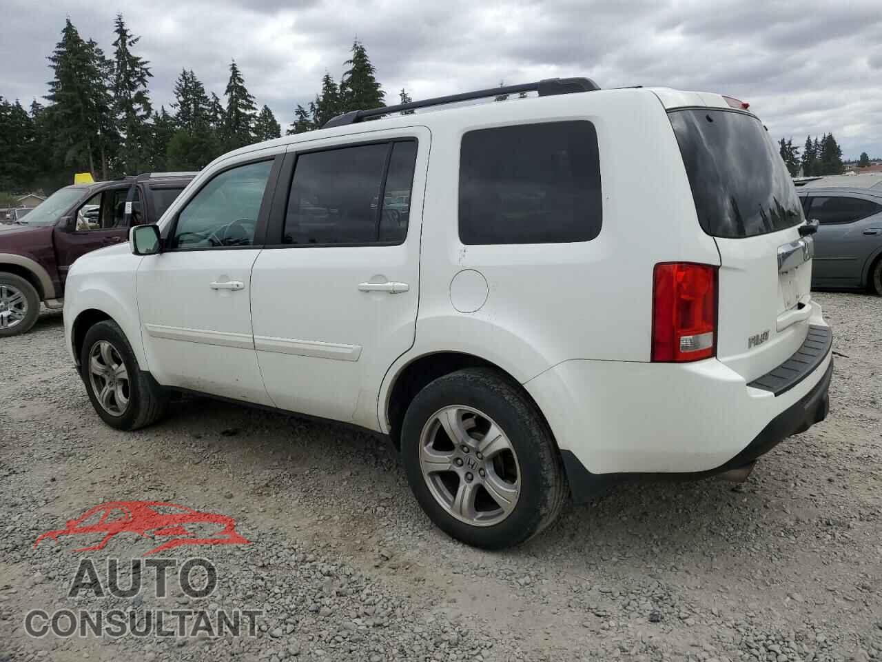 HONDA PILOT 2013 - 5FNYF4H73DB020227