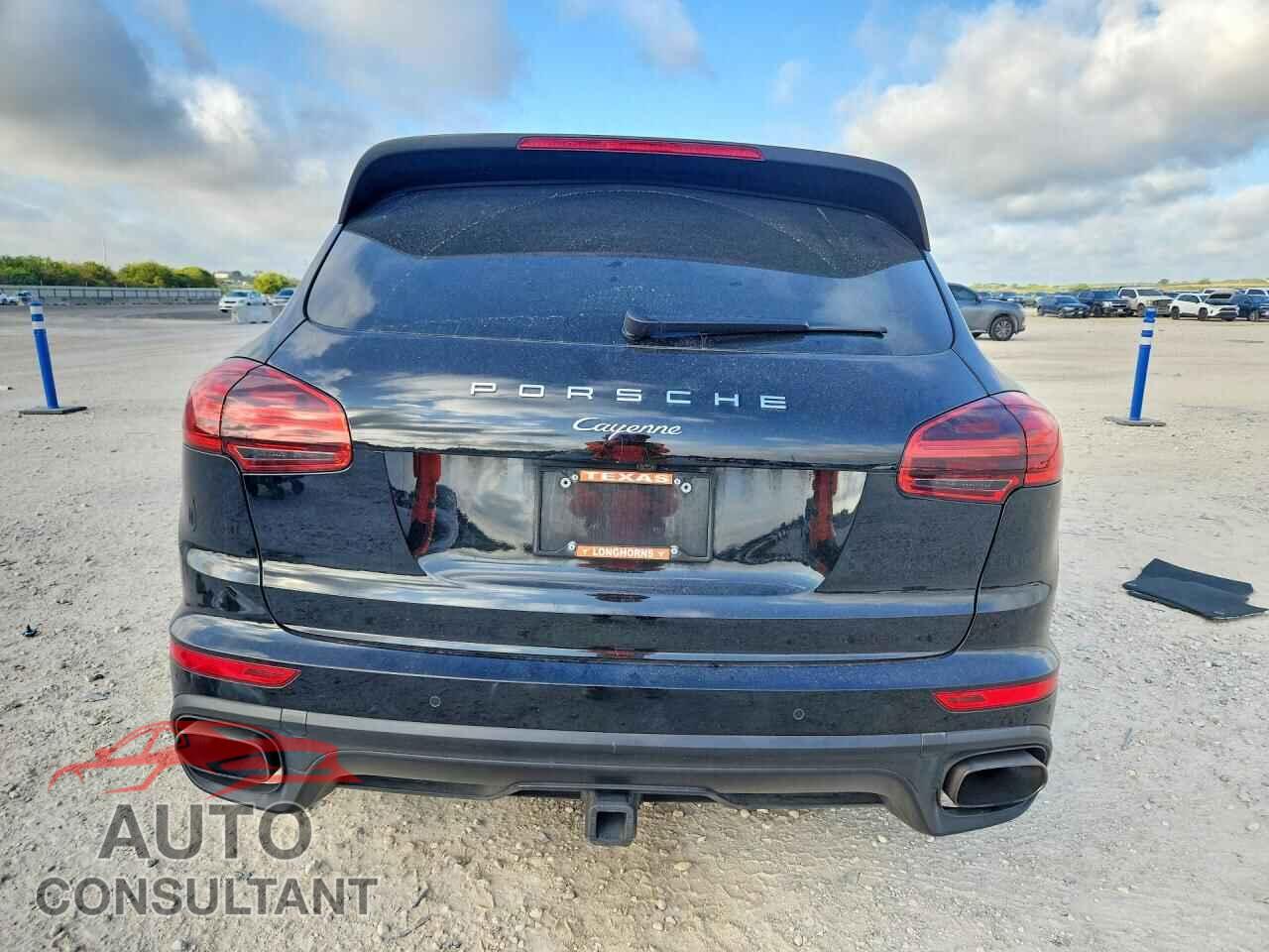 PORSCHE CAYENNE 2016 - WP1AA2A21GKA38282