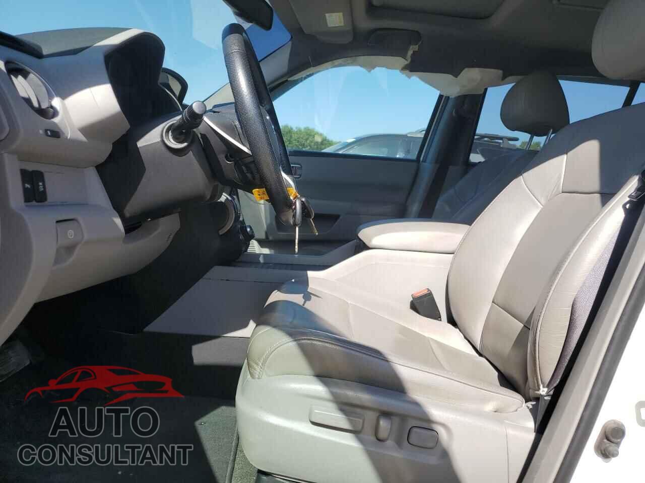 HONDA PILOT 2015 - 5FNYF3H92FB017561
