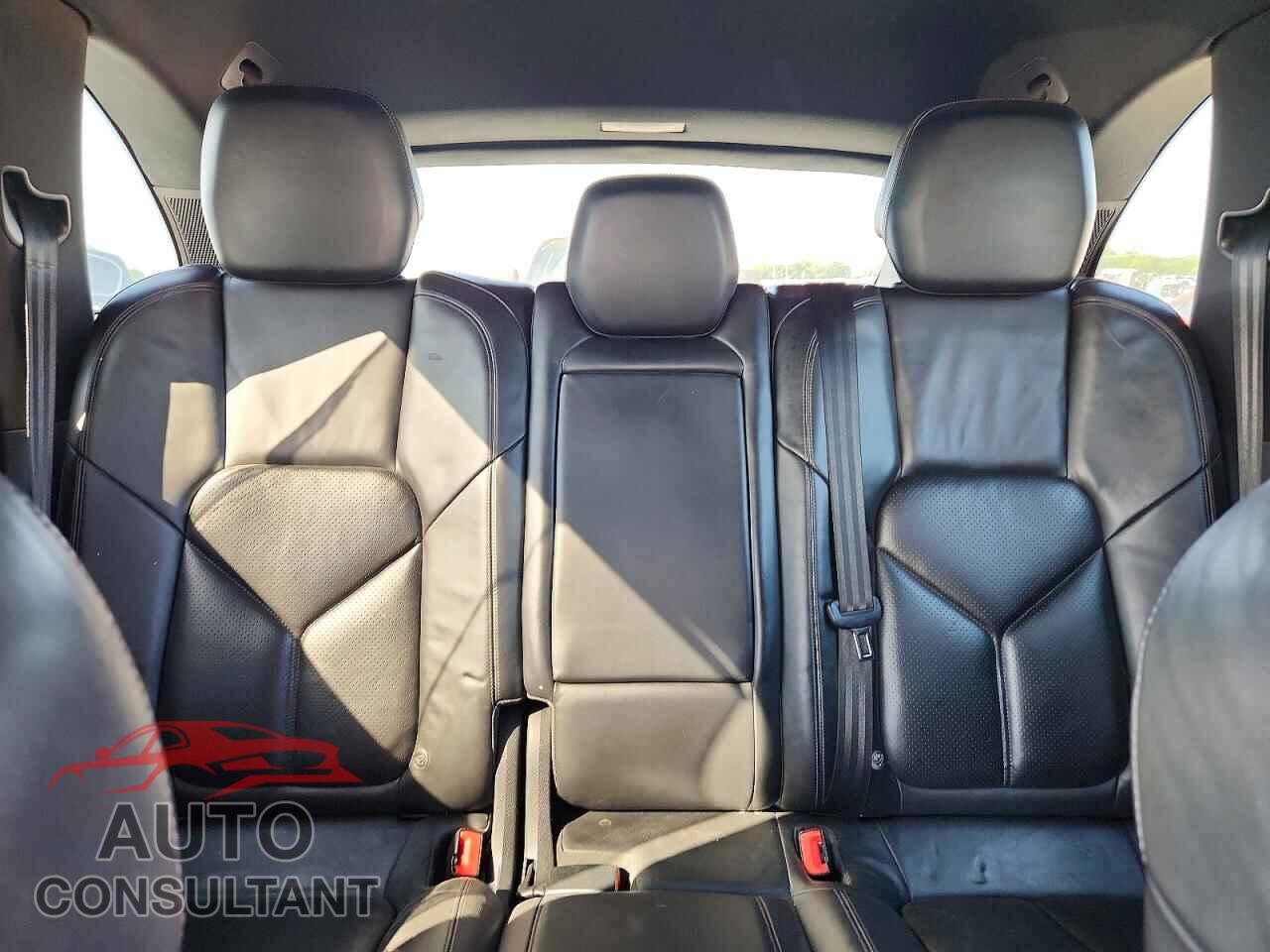 PORSCHE CAYENNE 2012 - WP1AA2A26CLA05749