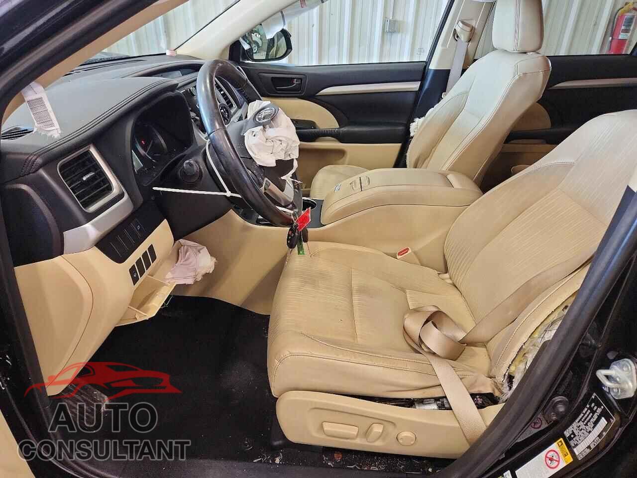 TOYOTA HIGHLANDER 2015 - 5TDBKRFH8FS195095