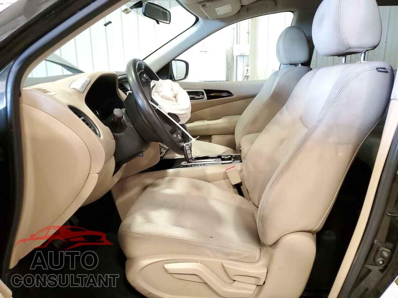 NISSAN PATHFINDER 2017 - 5N1DR2MM3HC664007