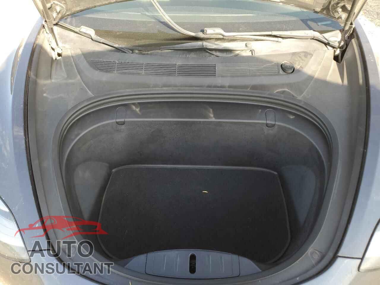 TESLA MODEL 3 2018 - 5YJ3E1EB0JF111343