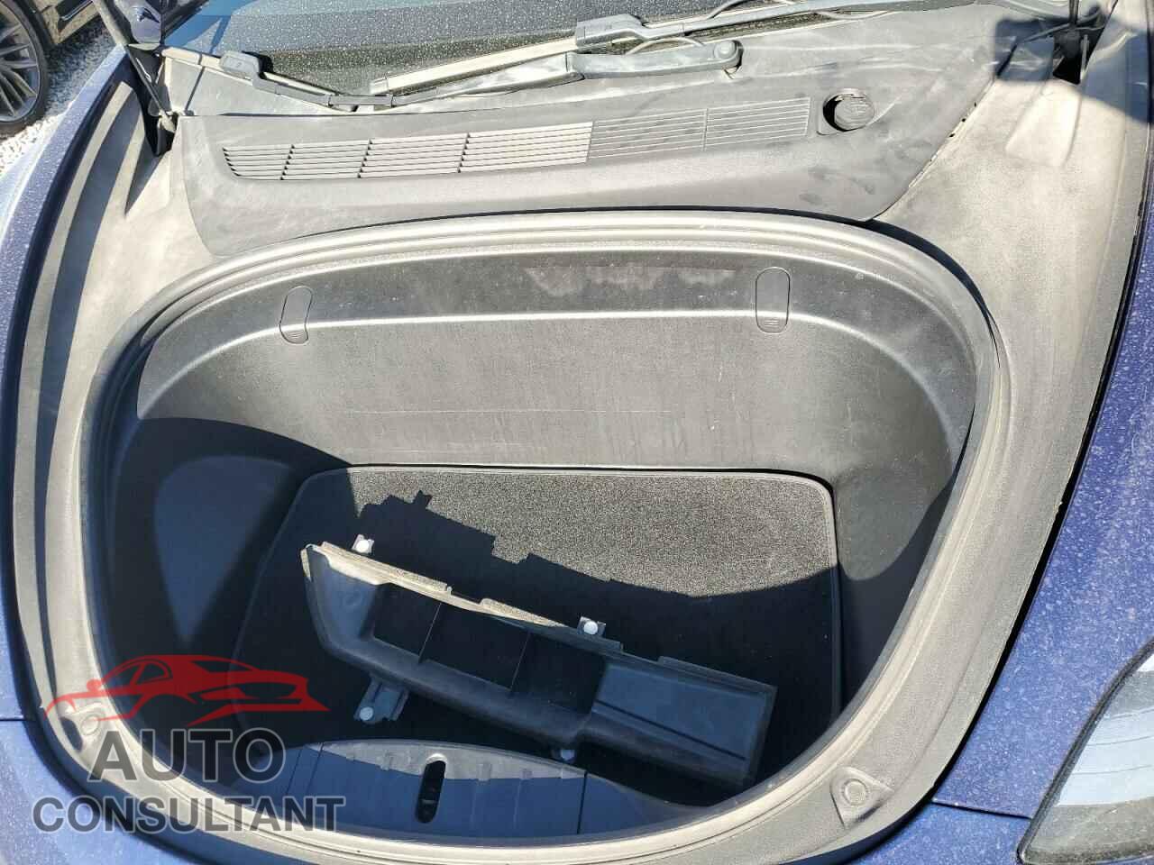 TESLA MODEL 3 2018 - 5YJ3E1EB4JF101009