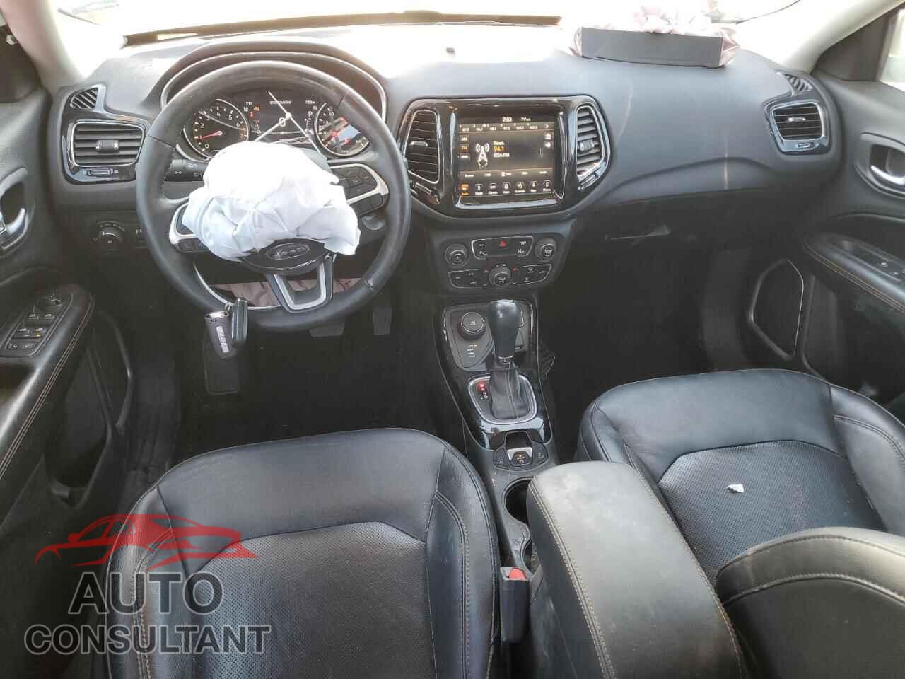 JEEP COMPASS 2018 - 3C4NJDCB9JT393704