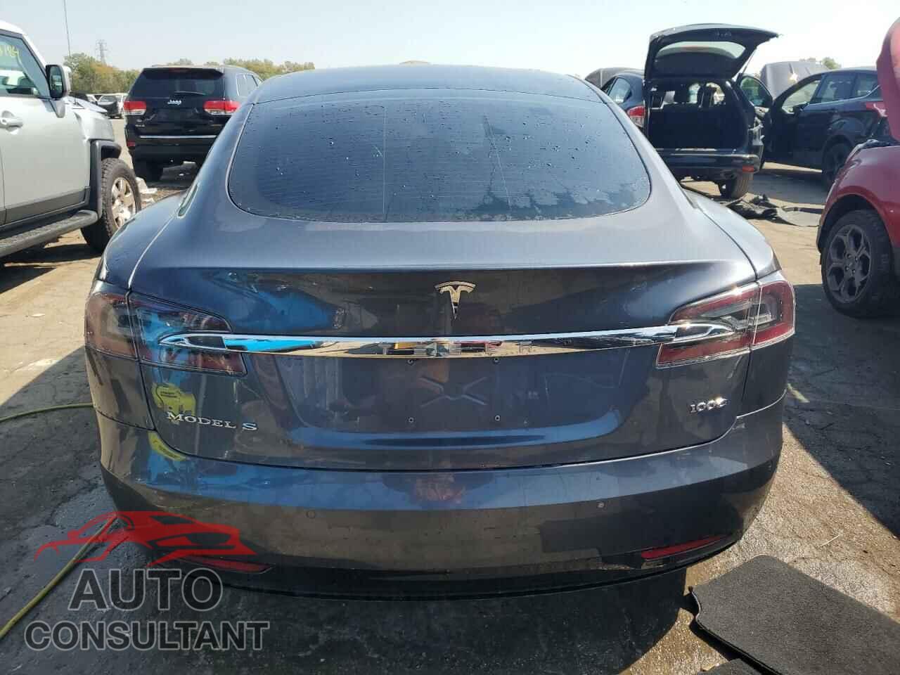 TESLA MODEL S 2019 - 5YJSA1E23KF305812