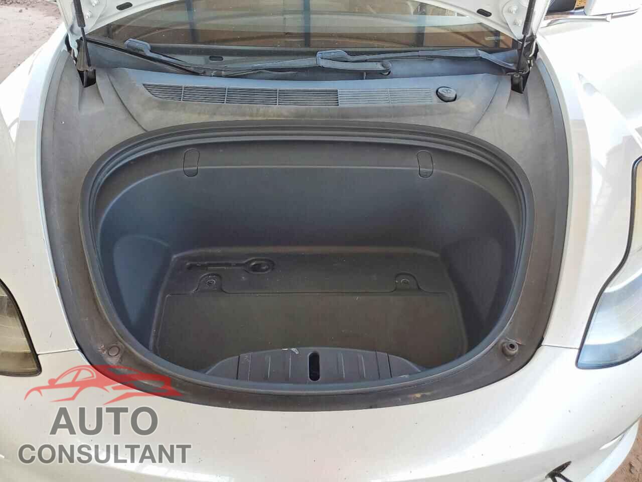 TESLA MODEL 3 2019 - 5YJ3E1EA6KF401711
