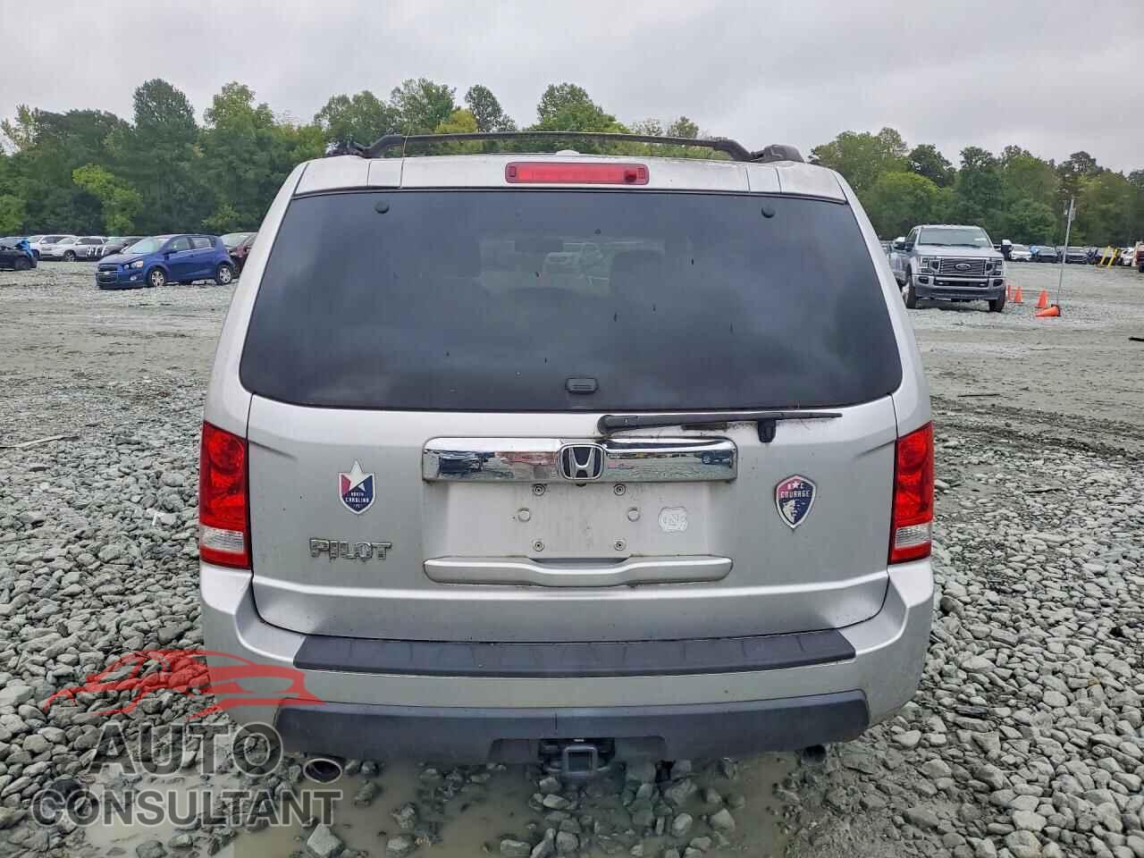 HONDA PILOT 2009 - 5FNYF38649B005535