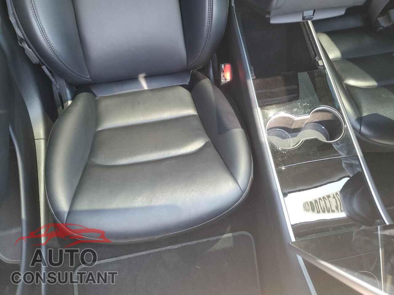 TESLA MODEL 3 2018 - 5YJ3E1EA8JF060858