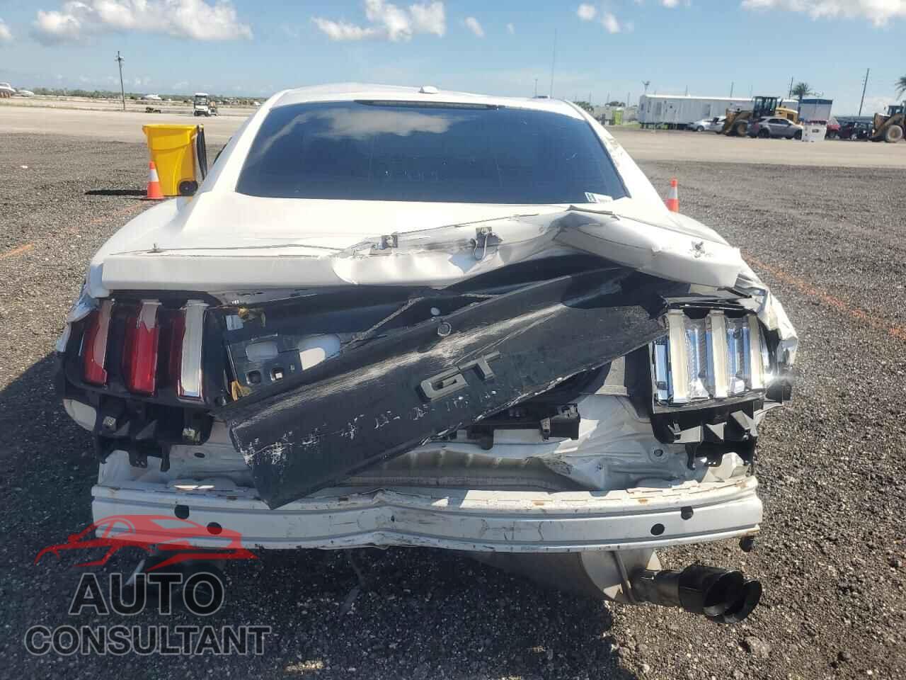 FORD MUSTANG 2017 - 1FA6P8CF4H5270924