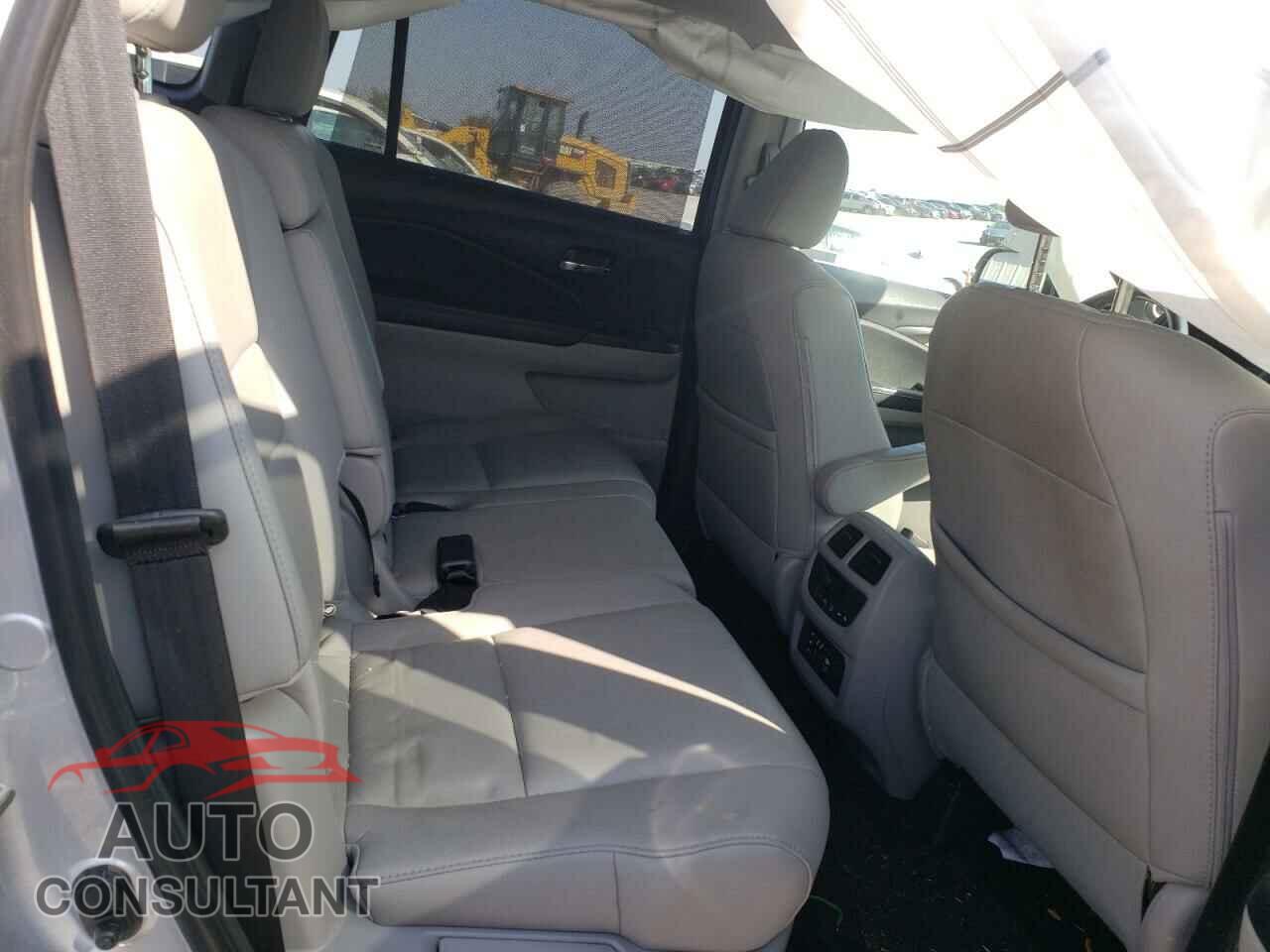 HONDA PILOT 2018 - 5FNYF6H81JB006858