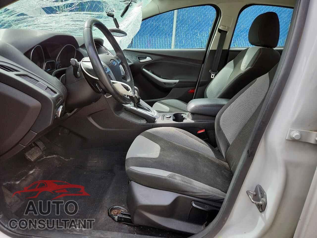 FORD FOCUS 2014 - 1FADP3F29EL113867