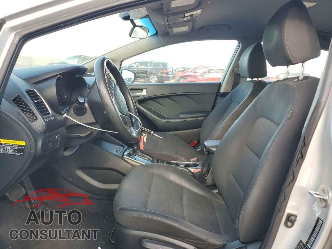 KIA FORTE 2017 - 3KPFL4A79HE126882