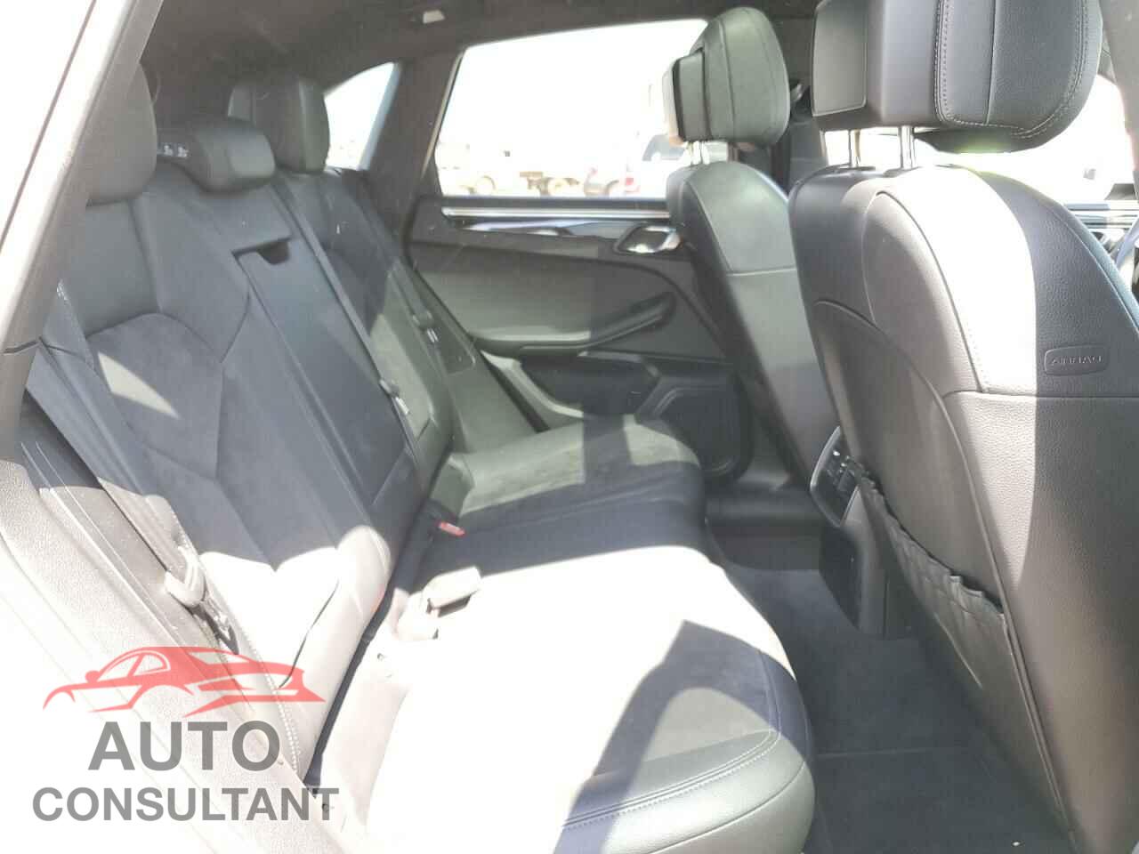 PORSCHE MACAN 2016 - WP1AB2A52GLB41373