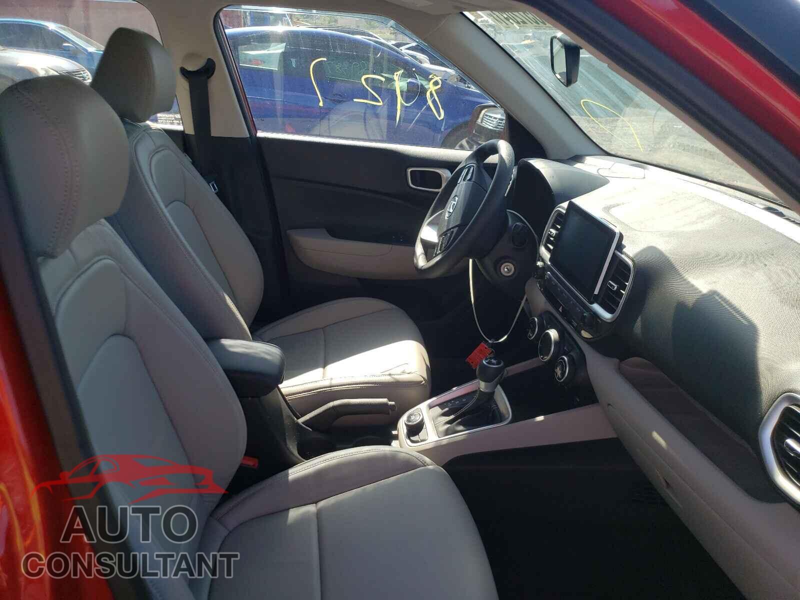 HYUNDAI VENUE 2020 - KMHRC8A3XLU018522