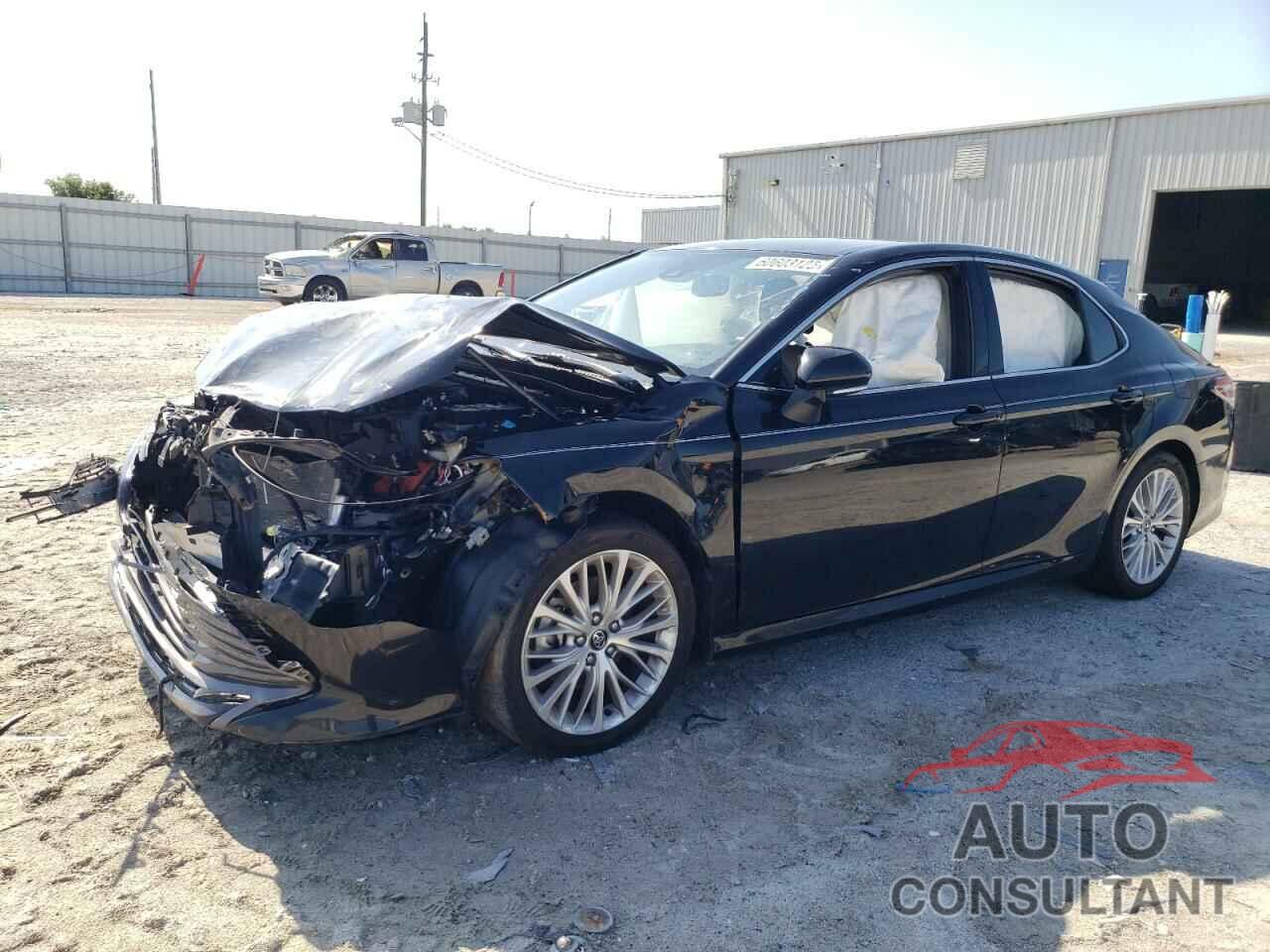 TOYOTA CAMRY 2020 - 4T1F11AK4LU899418